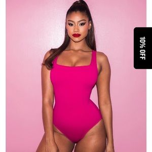 NWT TA3 Hi Cut Squarey Pink small